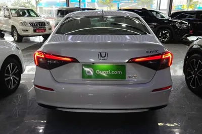 Honda Civic 2023, 17300 км, за 14577 USD