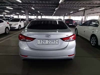 Hyundai Avante 2016, 99602 км, за 3250.34 USD