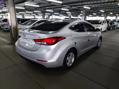 Hyundai Avante 2016, 99602 км, за 3250.34 USD