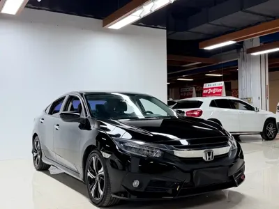 Honda Civic 2017, 130000 км, за 6687.61 USD