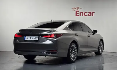 Lexus ES 2025, 30036 км, за 36431.67 USD