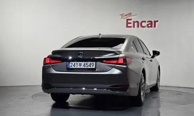 Lexus ES 2025, 30036 км, за 36431.67 USD