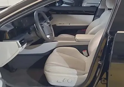 Hyundai Grandeur 2023, 69691 км, за 4726.27 USD