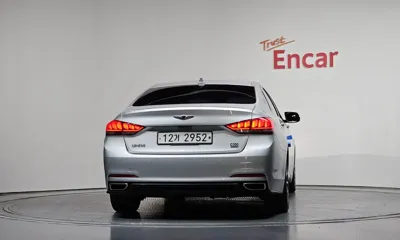 Hyundai Genesis 2016, 128020 км, за 4726.27 USD