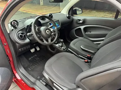 Smart Smart Fortwo 2018, 50000 км, за 9387.69 USD