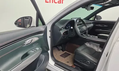 Genesis GV70 2023, 31869 км, за 28977 USD - фото 10