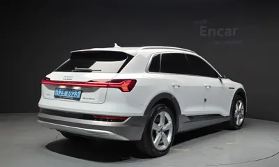 Audi e-tron 2022, 68149 км, за 29217.37 USD