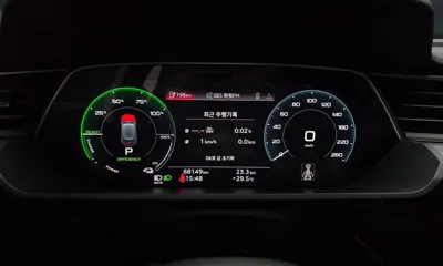 Audi e-tron 2022, 68149 км, за 29217.37 USD - фото 8