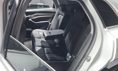 Audi e-tron 2022, 68149 км, за 29217.37 USD - фото 12