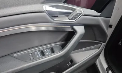 Audi e-tron 2022, 68149 км, за 29217.37 USD - фото 24