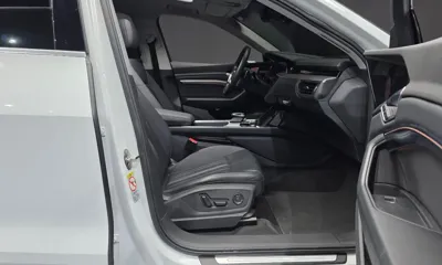 Audi e-tron 2022, 68149 км, за 29217.37 USD - фото 26
