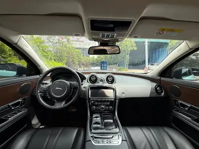Jaguar XJ 2017, 71000 км, за 16201.99 USD
