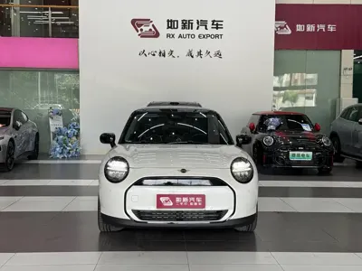 MINI MINI COOPER EV 2025, 2800 км, за 18710.5 USD