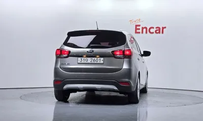 Kia Carens 2018, 114105 км, за 5880.41 USD