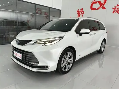 Toyota Sienna · 2023 год