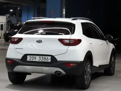 Kia Stonic 2018, 180137 км, за 4266.77 USD