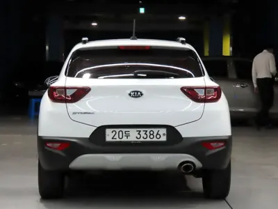 Kia Stonic 2018, 180137 км, за 4266.77 USD