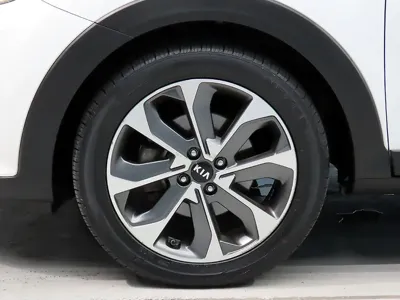 Kia Stonic 2018, 180137 км, за 4266.77 USD