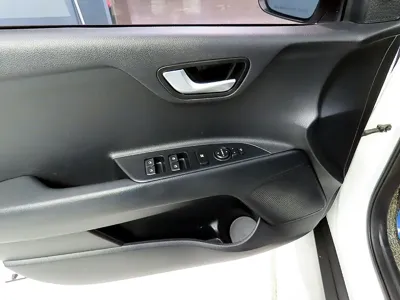 Kia Stonic 2018, 180137 км, за 4266.77 USD - фото 14