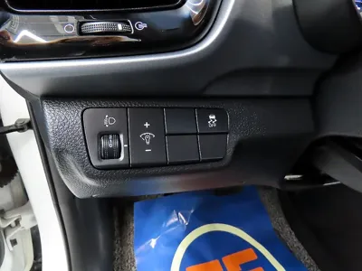 Kia Stonic 2018, 180137 км, за 4266.77 USD - фото 15