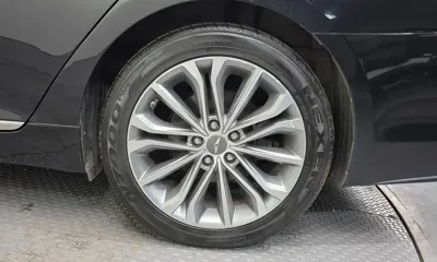 Hyundai Genesis 2016, 73997 км, за 8523.29 USD