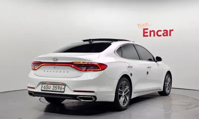 Hyundai Grandeur 2017, 131681 км, за 10174.61 USD
