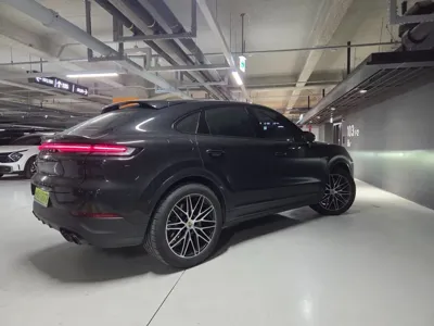 Porsche Cayenne 2025, 15000 км, за 116048.76 USD