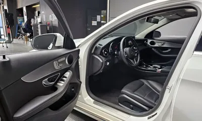 Mercedes-Benz C-Class 2020, 91998 км, за 13662.63 USD - фото 11