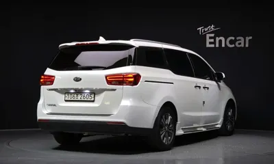 Kia Canival 2019, 72002 км, за 9584.88 USD