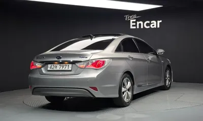 Hyundai Sonata 2012, 138763 км, за 2835.8 USD
