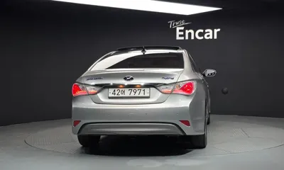 Hyundai Sonata 2012, 138763 км, за 2835.8 USD