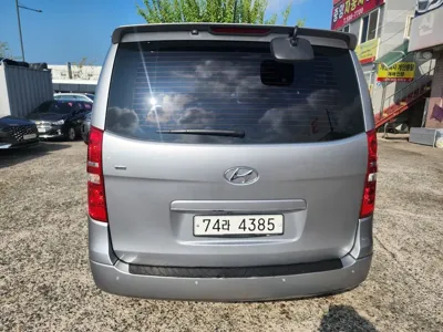 Hyundai Starex 2017, 113969 км, за 7796.5 USD
