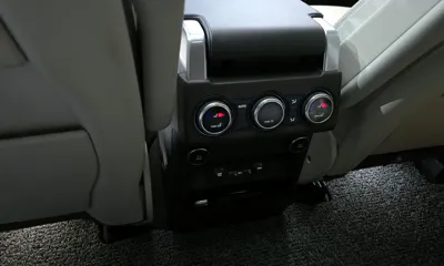 Land Rover Discovery 2018, 86859 км, за 20737.17 USD - фото 27