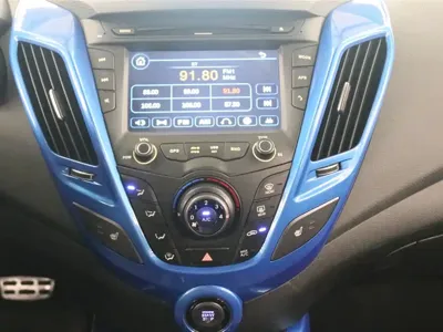 Hyundai Veloster 2014, 75800 км, за 5267.7 USD - фото 7
