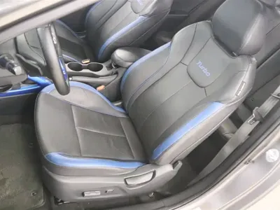 Hyundai Veloster 2014, 75800 км, за 5267.7 USD - фото 11
