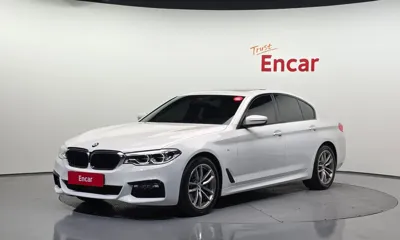 BMW 5-Series · 2017 год