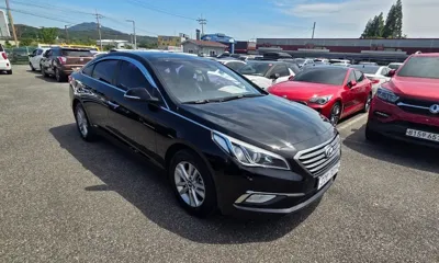 Hyundai Sonata 2015, 195000 км, за 3773.1 USD