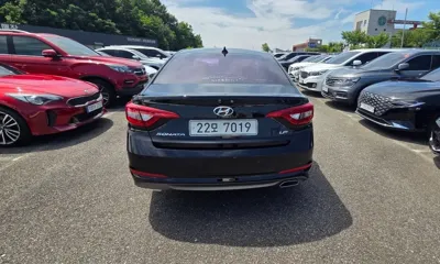 Hyundai Sonata 2015, 195000 км, за 3773.1 USD
