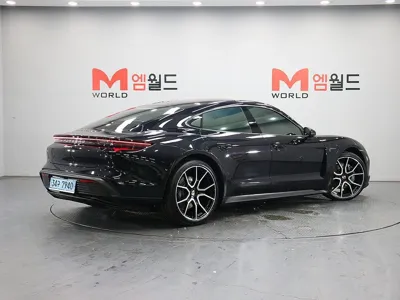 Porsche Taycan