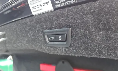BMW 5-Series 2025, 12580 км, за 44268.25 USD - фото 20
