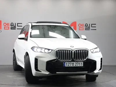BMW X5 2026, 8060 км, за 82053.3 USD