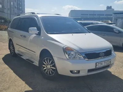 Kia Canival 2012, 133290 км, за 2931.6 USD