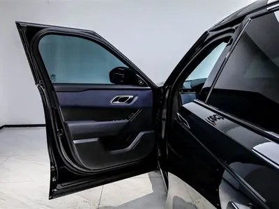 Land Rover Velar 2023, 30500 км, за 41935.62 USD - фото 8