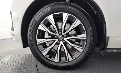 Volvo XC60 2025, 27302 км, за 32720.81 USD