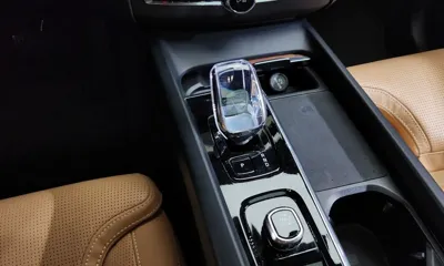 Volvo XC60 2025, 27302 км, за 32720.81 USD - фото 9