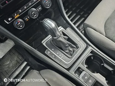 Volkswagen Golf 2015, 84777 км, за 8403.91 USD - фото 9