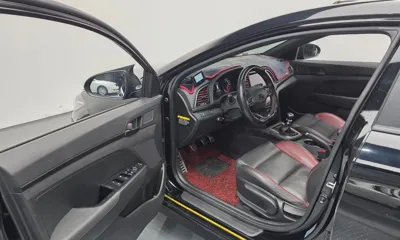 Hyundai Avante 2018, 93174 км, за 6144.7 USD - фото 11