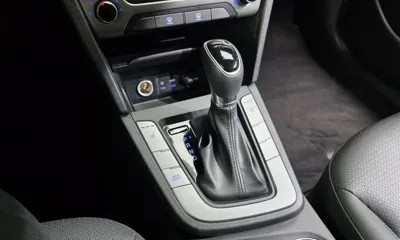 Hyundai Avante 2018, 122939 км, за 5795.4 USD - фото 9