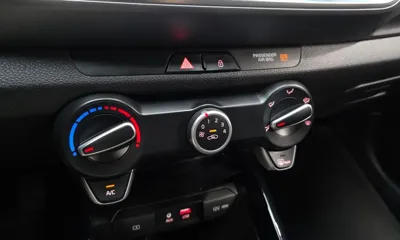 Kia Stonic 2019, 185262 км, за 4923.2 USD - фото 19