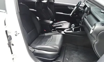 Kia K3 2020, 56017 км, за 8970.94 USD - фото 12